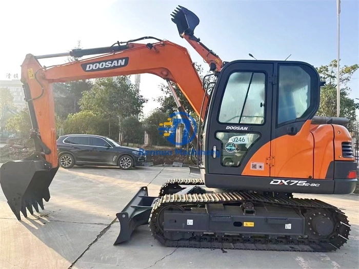 Экскаватор Doosan DX75 б/у для строительства