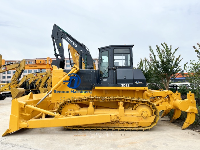 Puissant bulldozer Shantui SD22 d'occasion