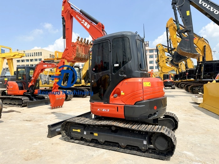 Máquina escavadeira Kubota KX163 usada