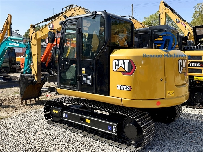 Escavadeira Caterpillar CAT307E2 usada