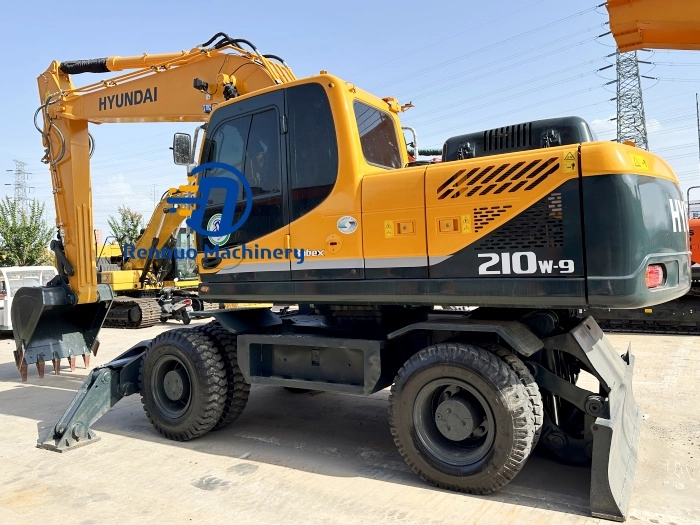 Excavadora de ruedas Hyundai 210 de 21 toneladas usada a buen precio