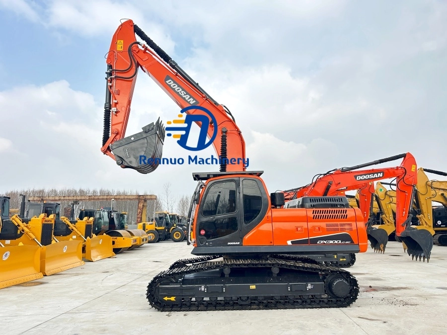 Гидравлический гусеничный экскаватор Doosan DX300LC б/у