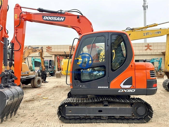 Mini escavadeira Doosan DX80 de 8 toneladas usada