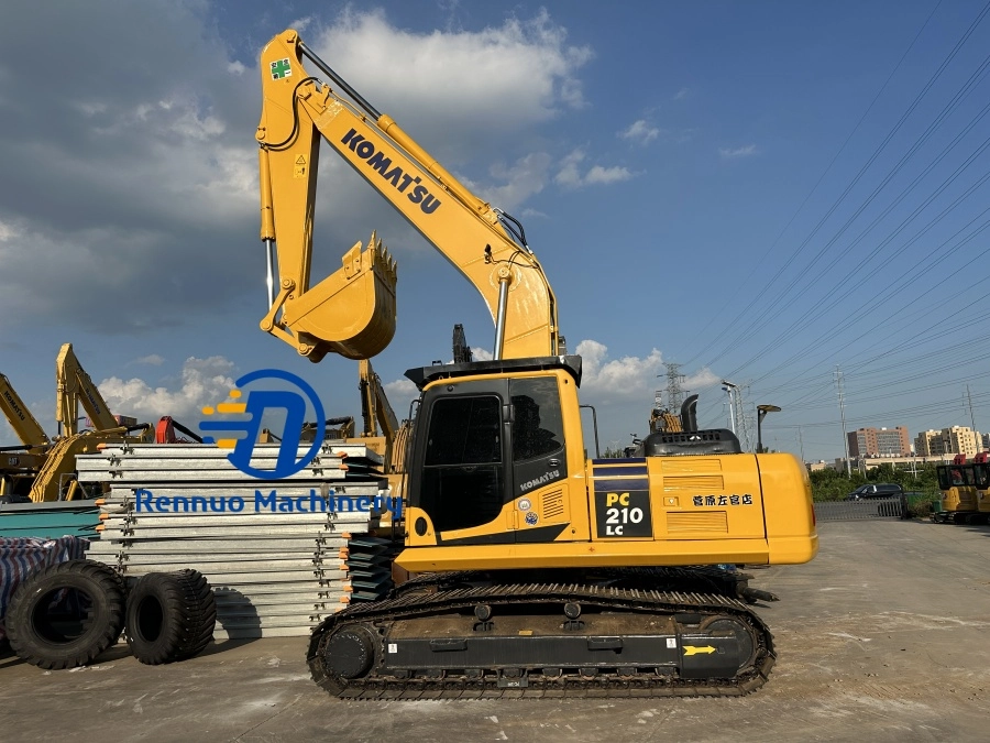 21 тонна б/у экскаватор Komatsu PC210-8