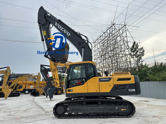 Escavadeira Volvo EC220D usada para construção