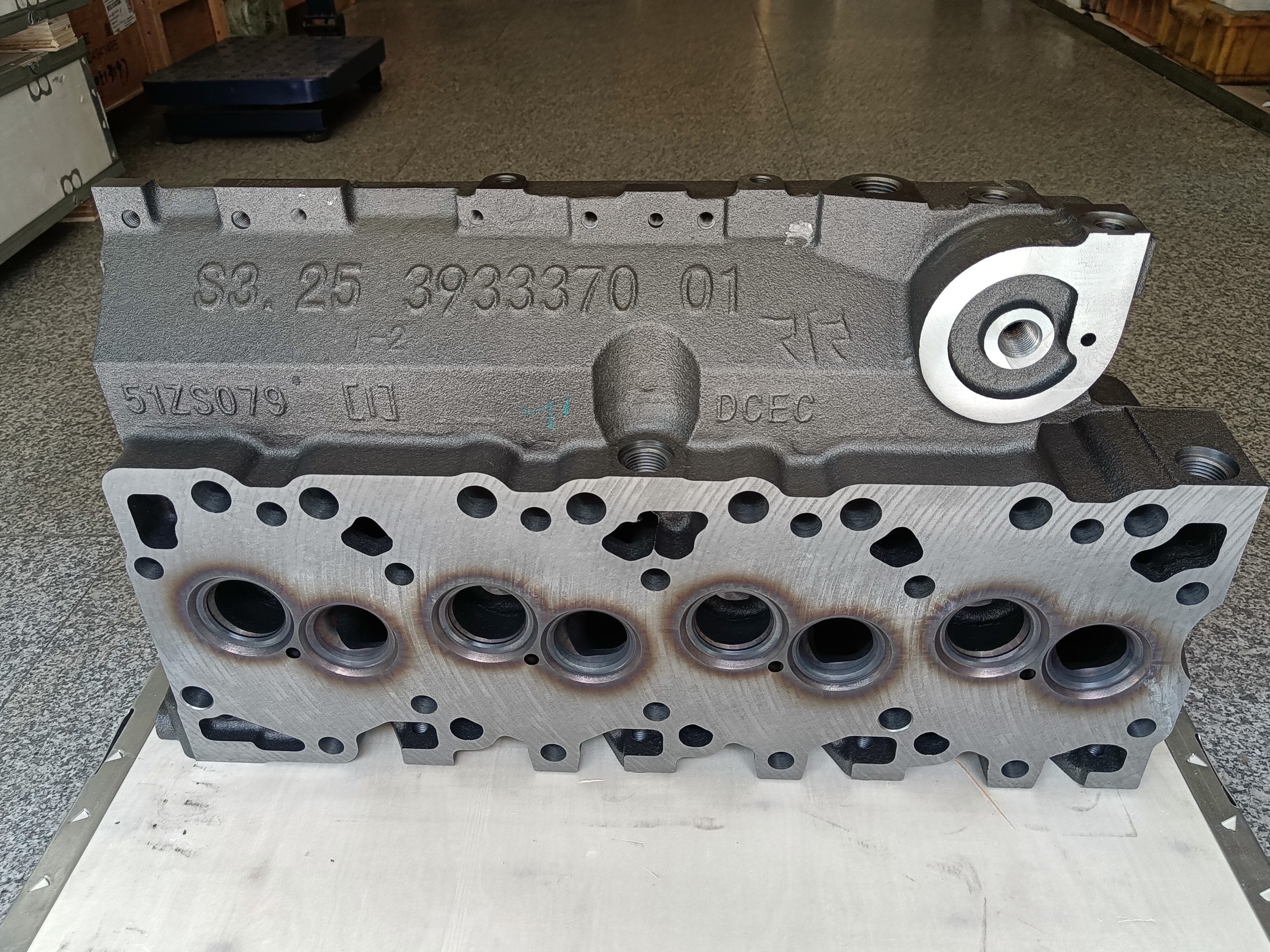 CYLINDER HEAD 3933370