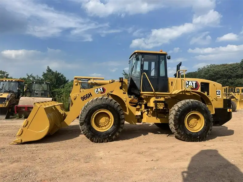 Chargeuse CAT 966H d'occasion