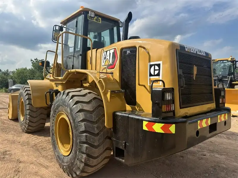 Chargeuse sur pneus CAT 966H d'occasion