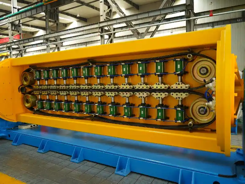 máquinas de torção de cabos de tambor equipadas com cabrestante Caterpillar para fabricação de cabos de alta velocidade