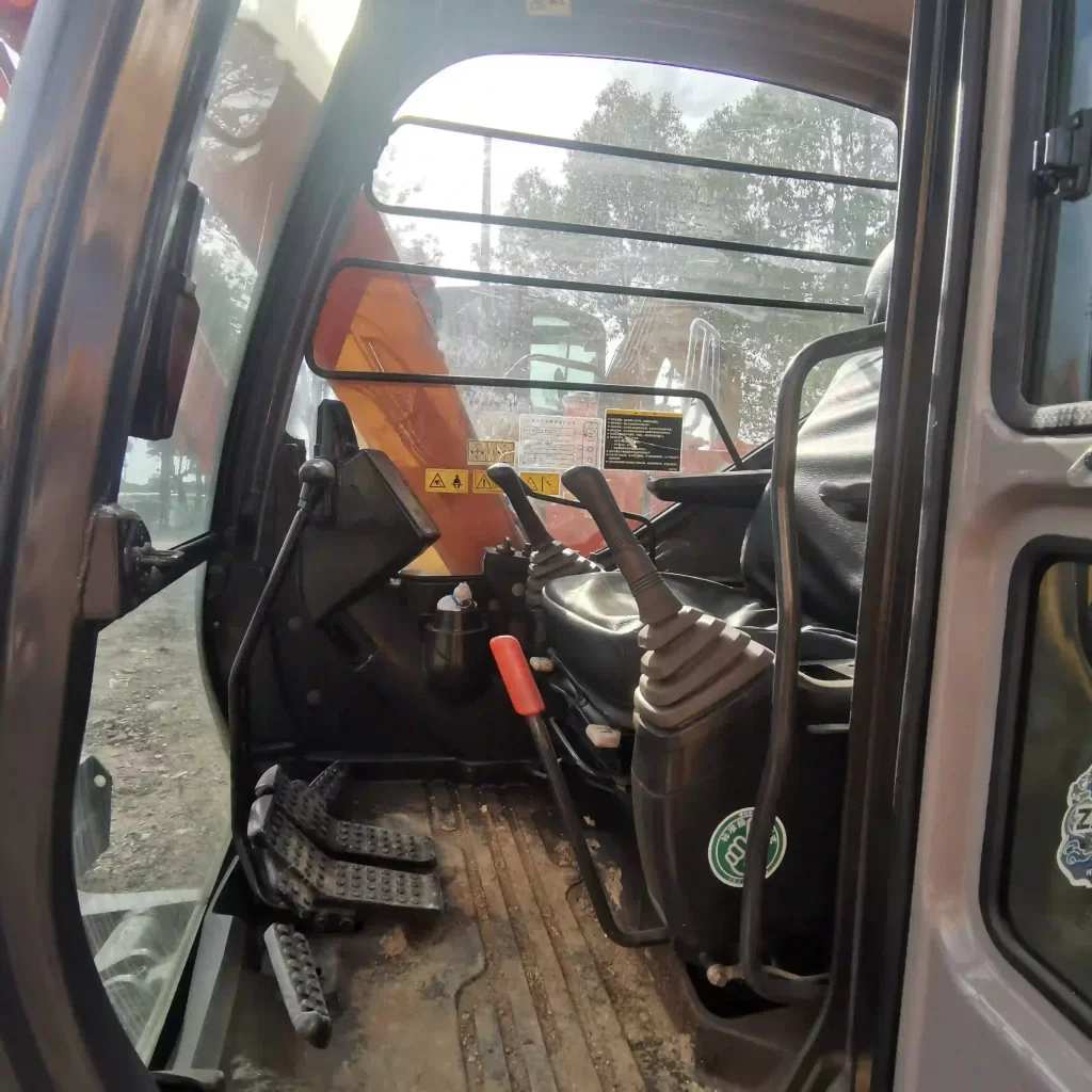 Used Hitachi Zaxis 60 Excavator 3 Used Hitachi Zaxis 60 Excavator