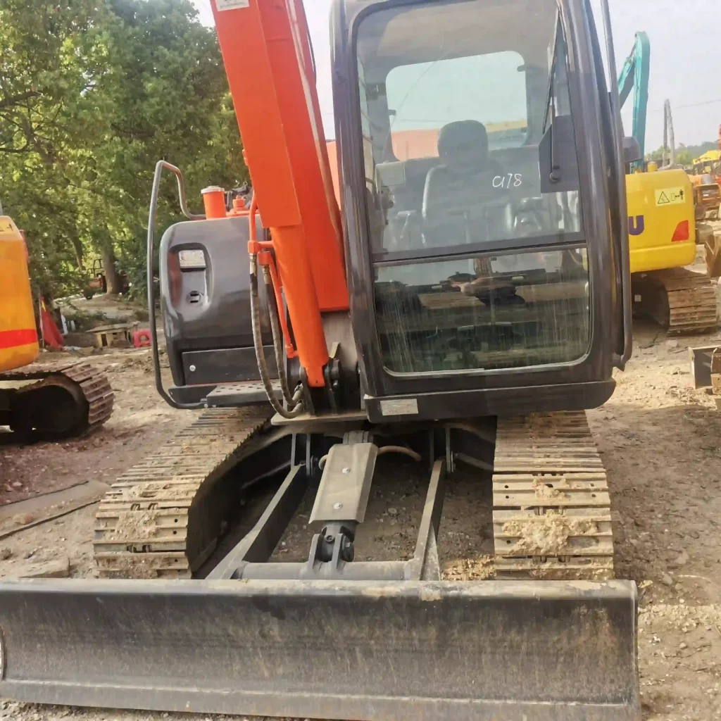 Used Hitachi Zaxis 60 Excavator 7 Used Hitachi Zaxis 60 Excavator