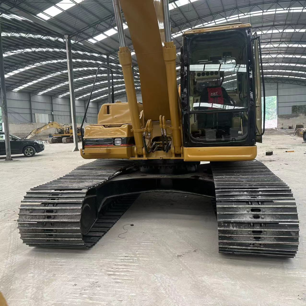 USED MEDIUM EXCAVATOR CAT 320BL