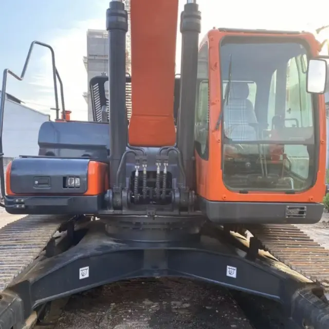 Used Doosan DX300 heavy excavator 3 Used Doosan DX300 heavy excavator