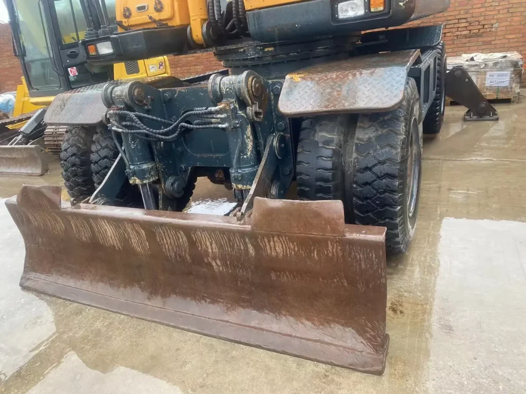 Used Hyundai 210w-9 Wheel Excavator 9 Used Hyundai 210w-9 Wheel Excavator
