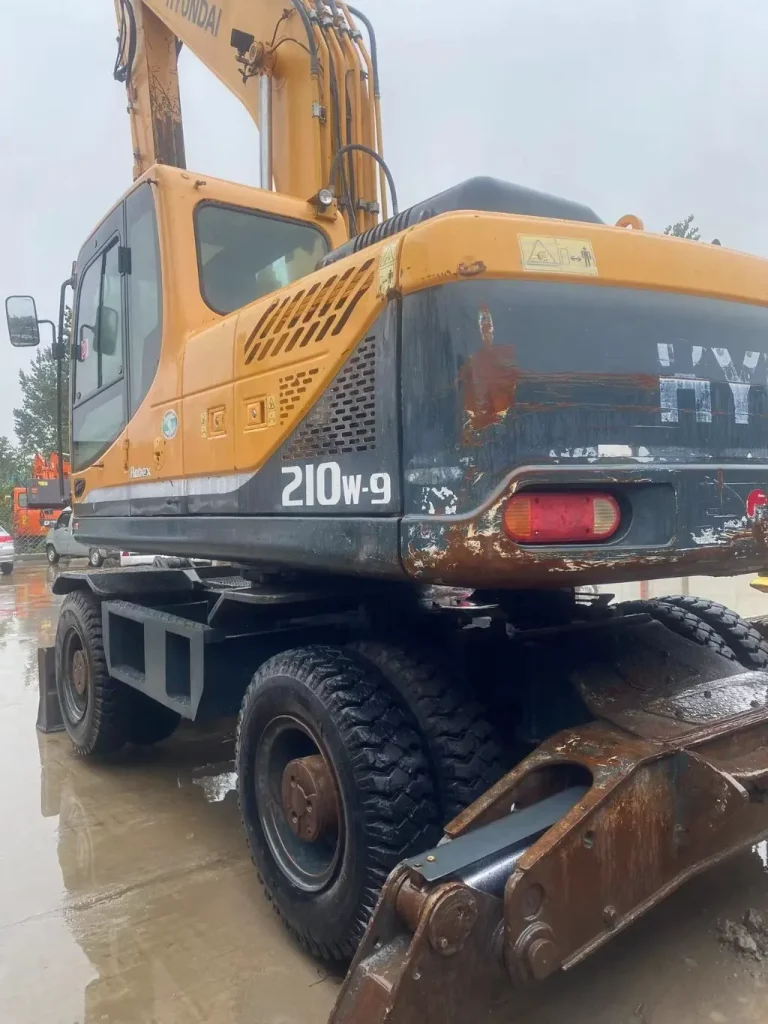 Used Hyundai 210w-9 Wheel Excavator 2 Used Hyundai 210w-9 Wheel Excavator