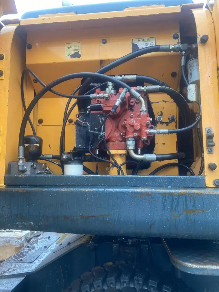 Used Hyundai 210w-9 Wheel Excavator 6 Used Hyundai 210w-9 Wheel Excavator