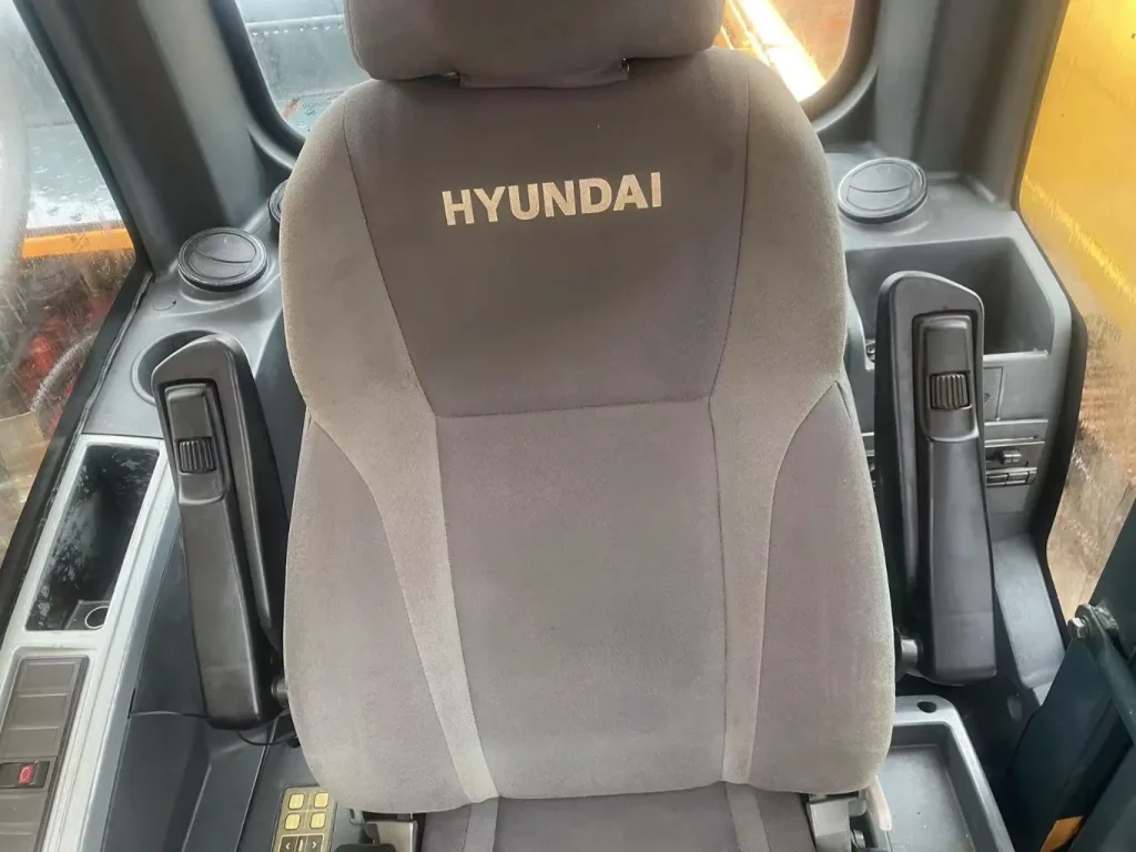 Used Hyundai 210w-9 Wheel Excavator 5 Used Hyundai 210w-9 Wheel Excavator
