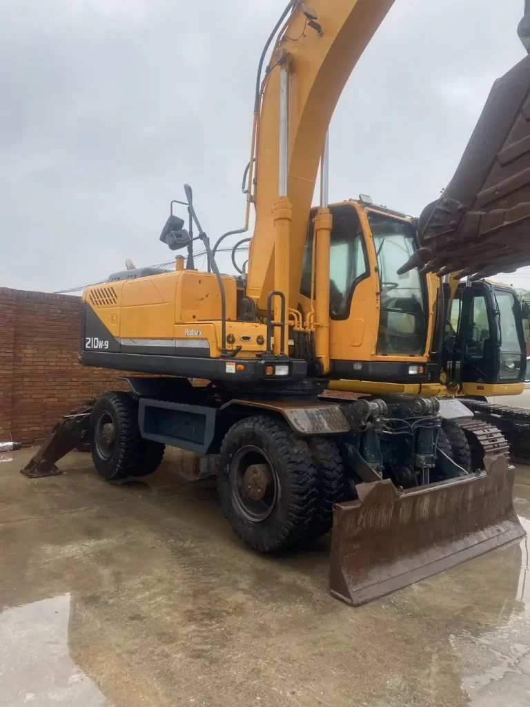 Used Hyundai 210w-9 Wheel Excavator 3 Used Hyundai 210w-9 Wheel Excavator
