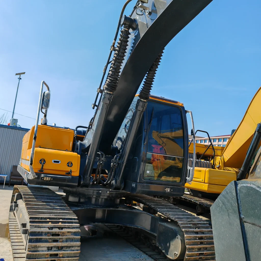 Used 22 Ton Hyundai 220-9s Excavator 4 Used 22 Ton Hyundai 220-9s Excavator