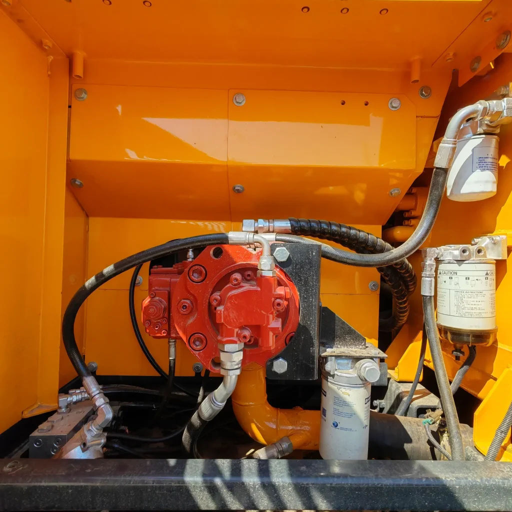Used 22 Ton Hyundai 220-9s Excavator 9 Used 22 Ton Hyundai 220-9s Excavator