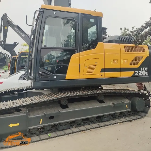 New Hyundai HX220L Excavator 3 New Hyundai HX220L Excavator
