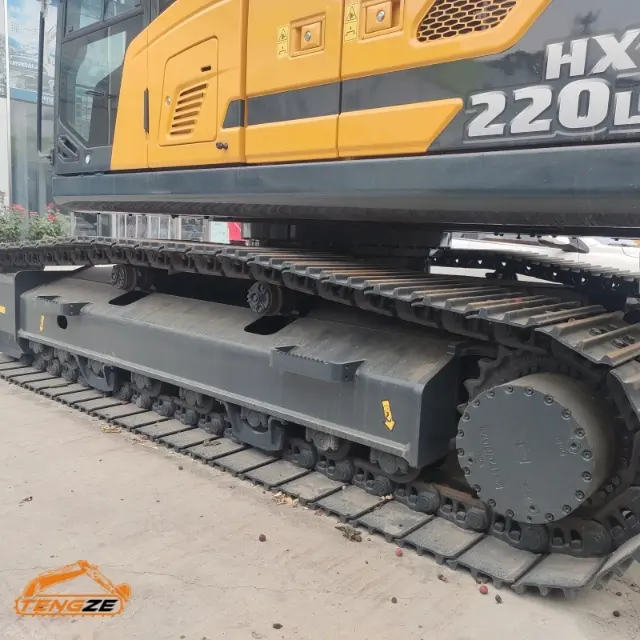 New Hyundai HX220L Excavator 4 New Hyundai HX220L Excavator