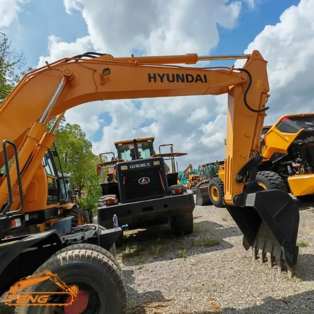 Used Hyundai 150w-7 Wheel Excavator 4 Used Hyundai 150w-7 Wheel Excavator