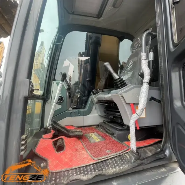 Used XCMG XE305DK Excavator 4 Used XCMG XE305DK Excavator