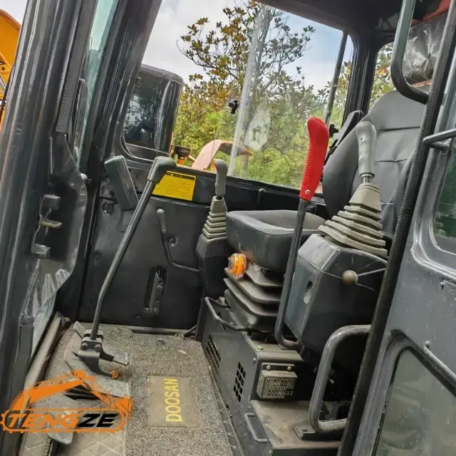 Used Doosan DH60 excavator 6 Used Doosan DH60 excavator
