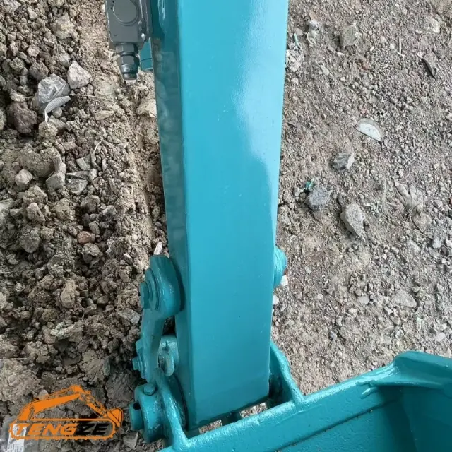حفارة كوبيلكو SK55SR مستعملة 11 Used Kobelco SK55SR Excacator