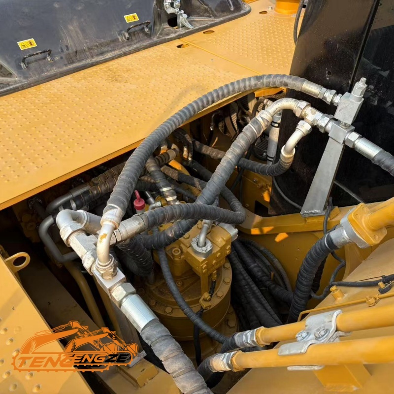USED CAT 325D Excavator 3 USED CAT 325D Excavator