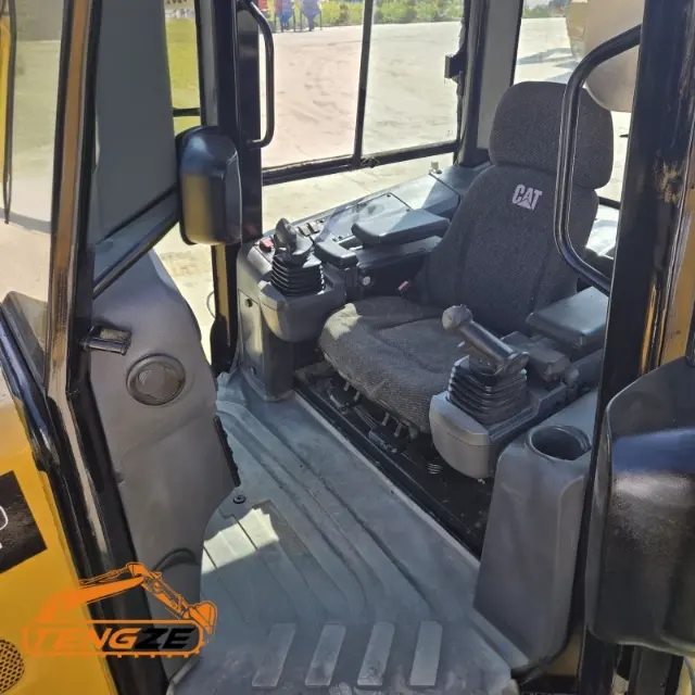 Used CAT D8R Bulldozer 5 Used CAT D8R Bulldozer