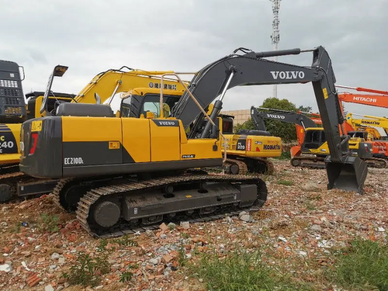 Excavadora Volvo EC210 usada