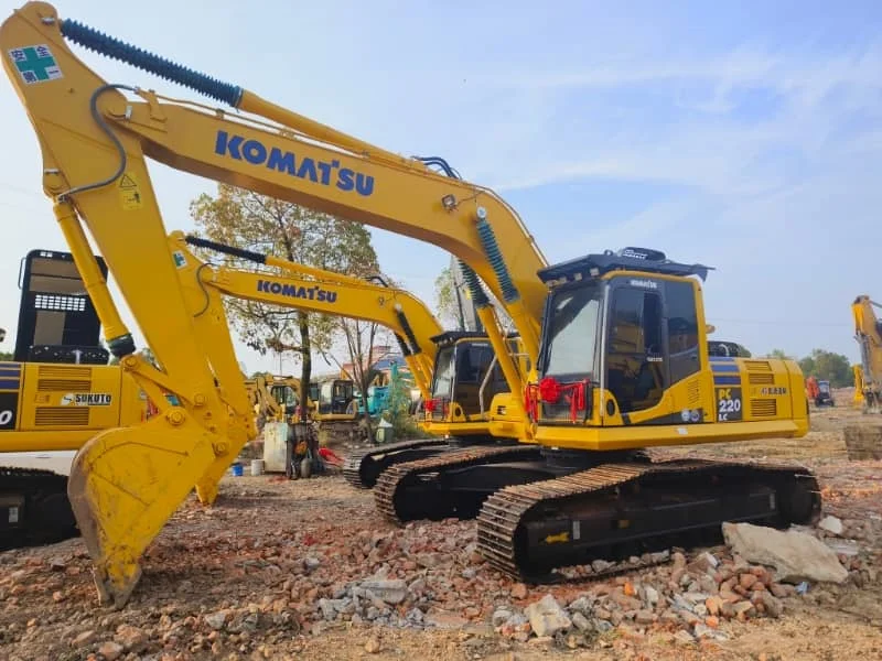 Used excavator Komatsu 220