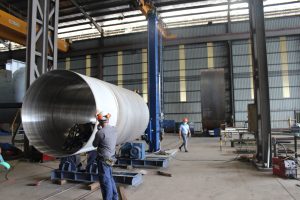 آلات تلميع خزانات الفولاذ المقاوم للصدأ 2 في 1: زيادة الكفاءة إلى أقصى حد لطحن الصدفة ورأس الطبق 1 ماكينة تلميع CNC لخزانات الصلب