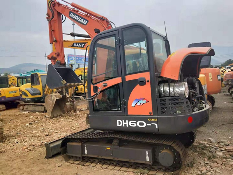 Doosan DH60-7 second-hand excavator