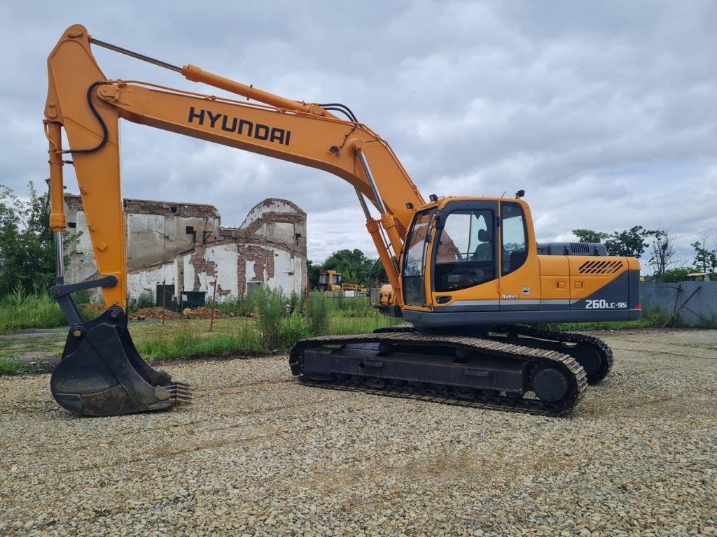 HYUNDAI R260LC 9S Excavators 2