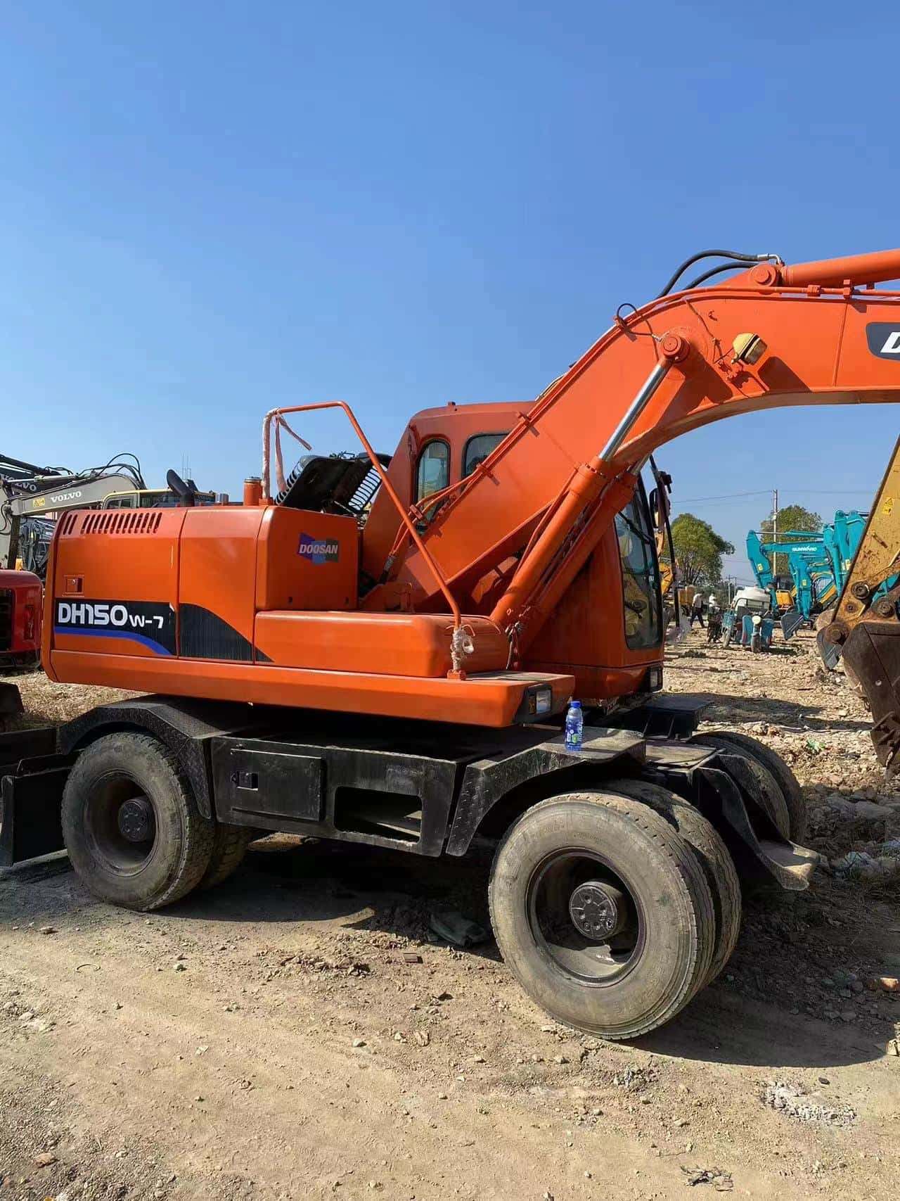 DOOSHAN DH150W-7 Second-hand wheeled excavator